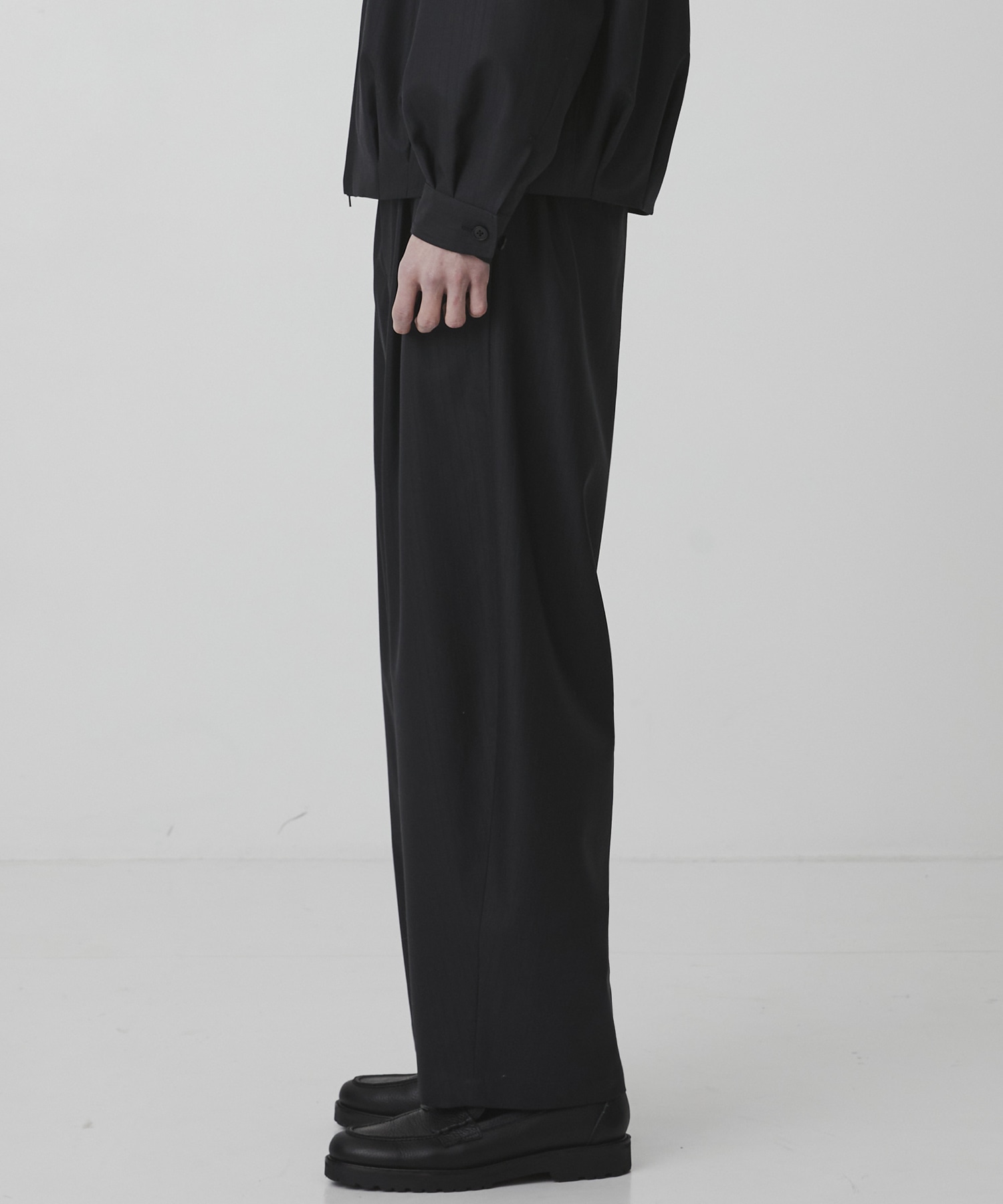 〈2026SS〉RWS CHUBUT WOOL バルーンスラックス