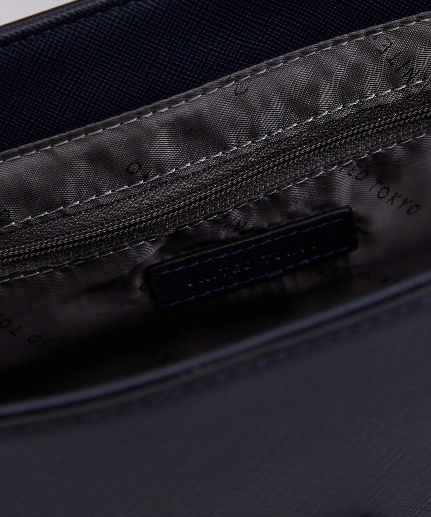 〈WEB限定〉Saffiano Leather Shoulder Bag