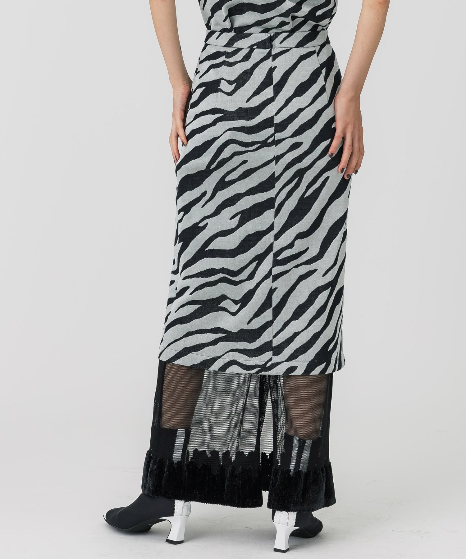ゼブラレイヤード刺繍スカート(1 BLACK): : ウィメンズ｜UNITED TOKYO 
