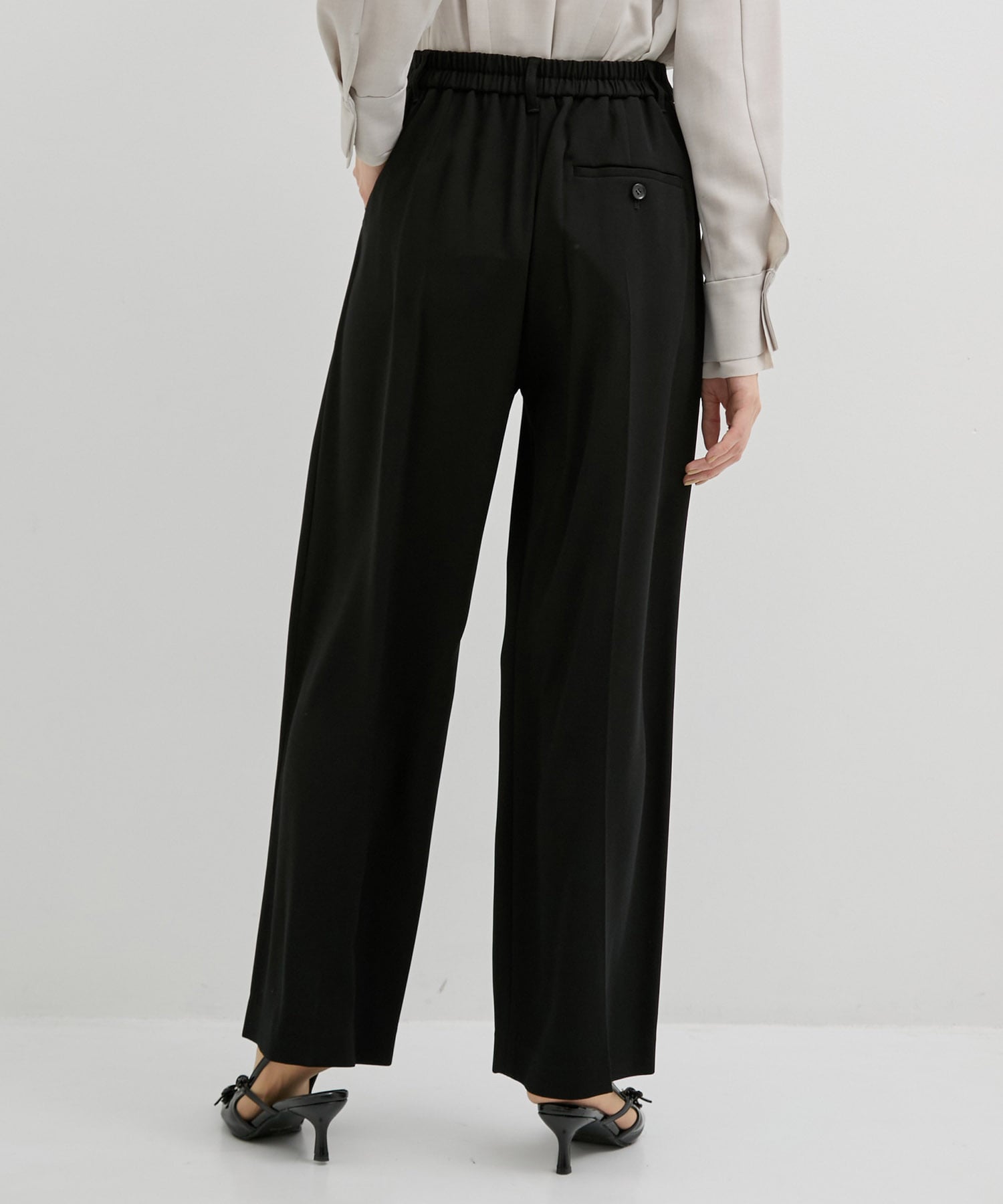 バックサテンベイカーパンツ