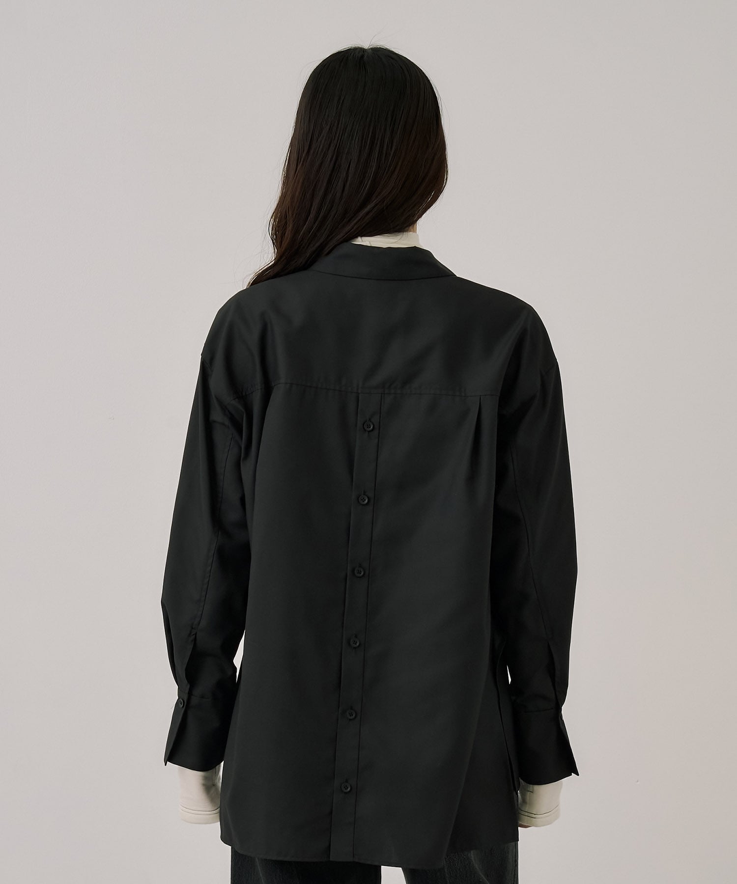 スタンドカラーバックボタンシャツ