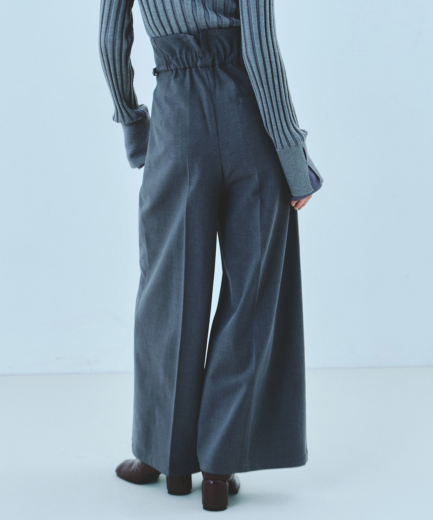 サイドベルトワイドパンツ