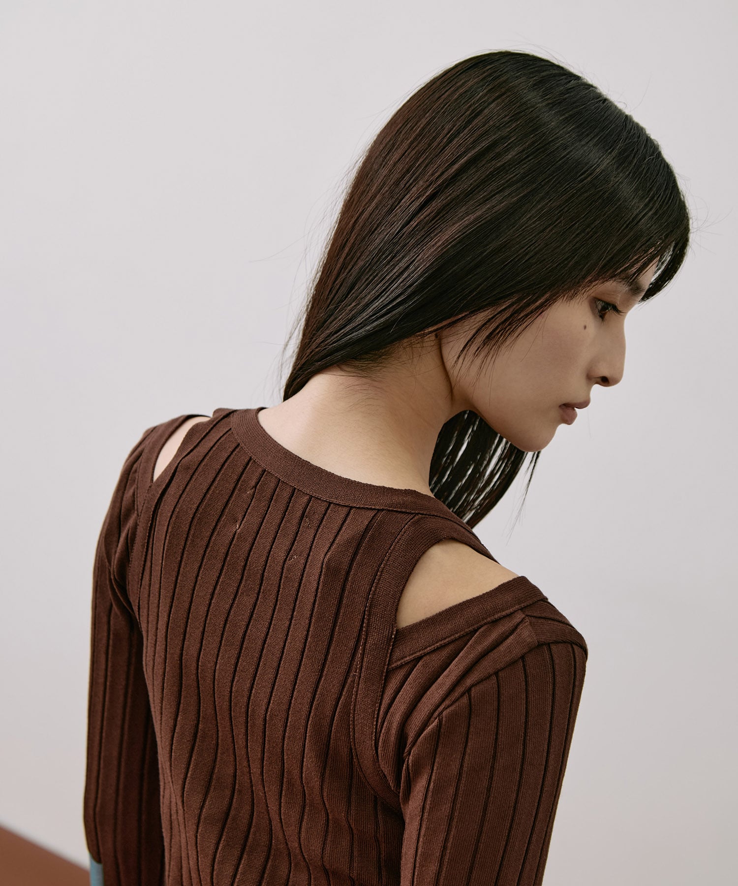 【WEB限定カラー】ショルダースリットニット