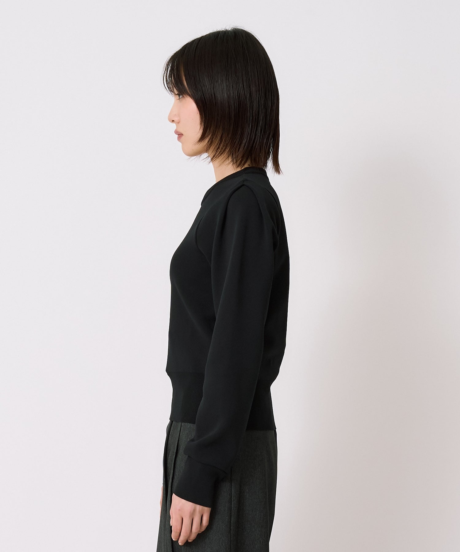 ショルダータックニットトップス