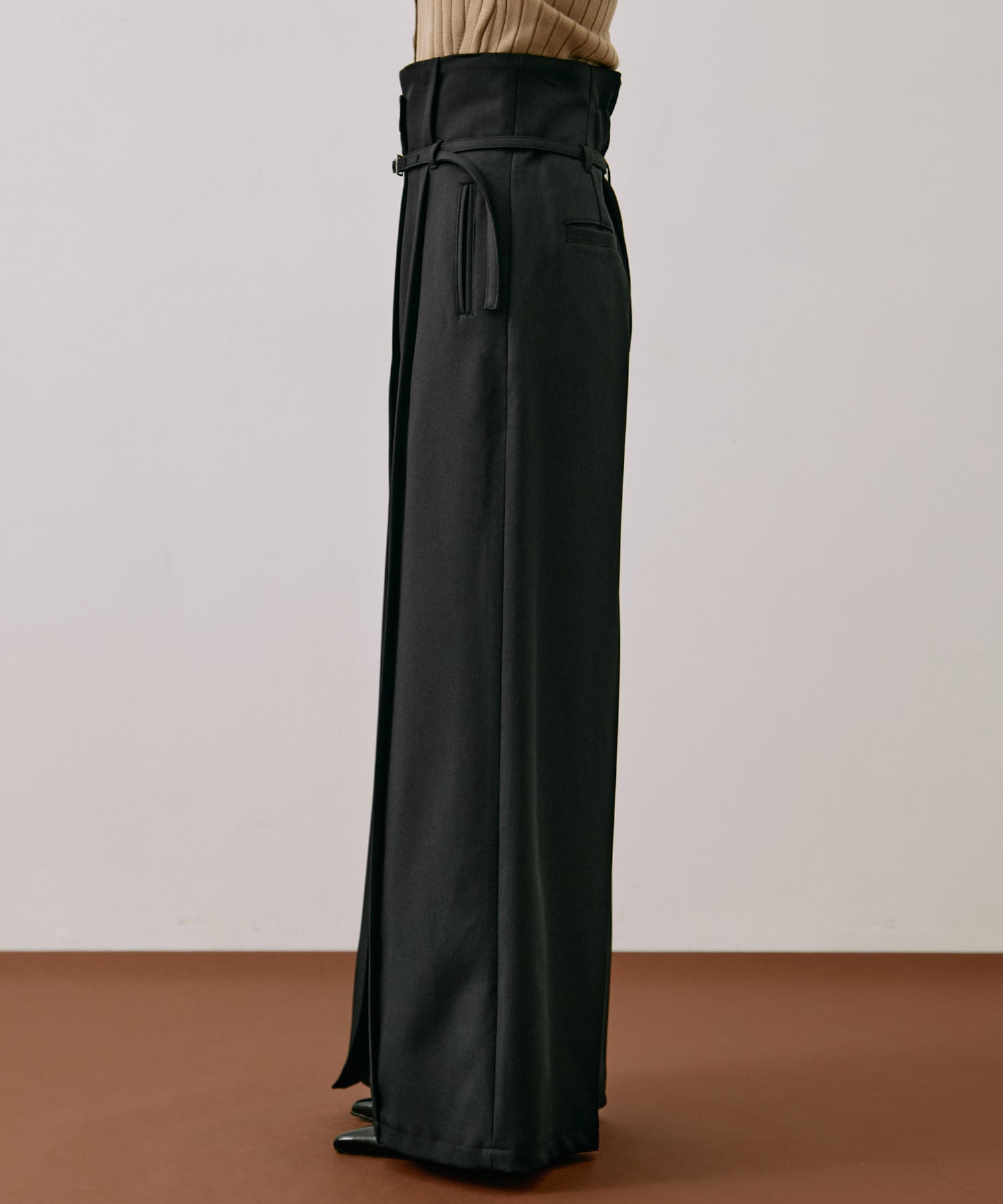 〈残りわずか〉HAKAMAアシメワイドパンツ