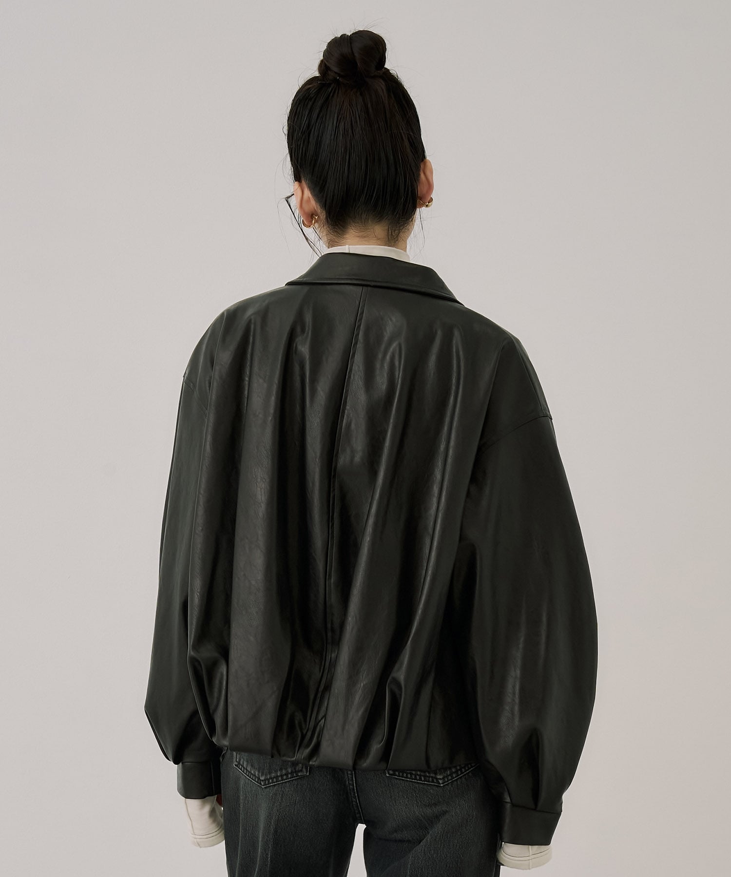 コクーンレザーボンバージャケット