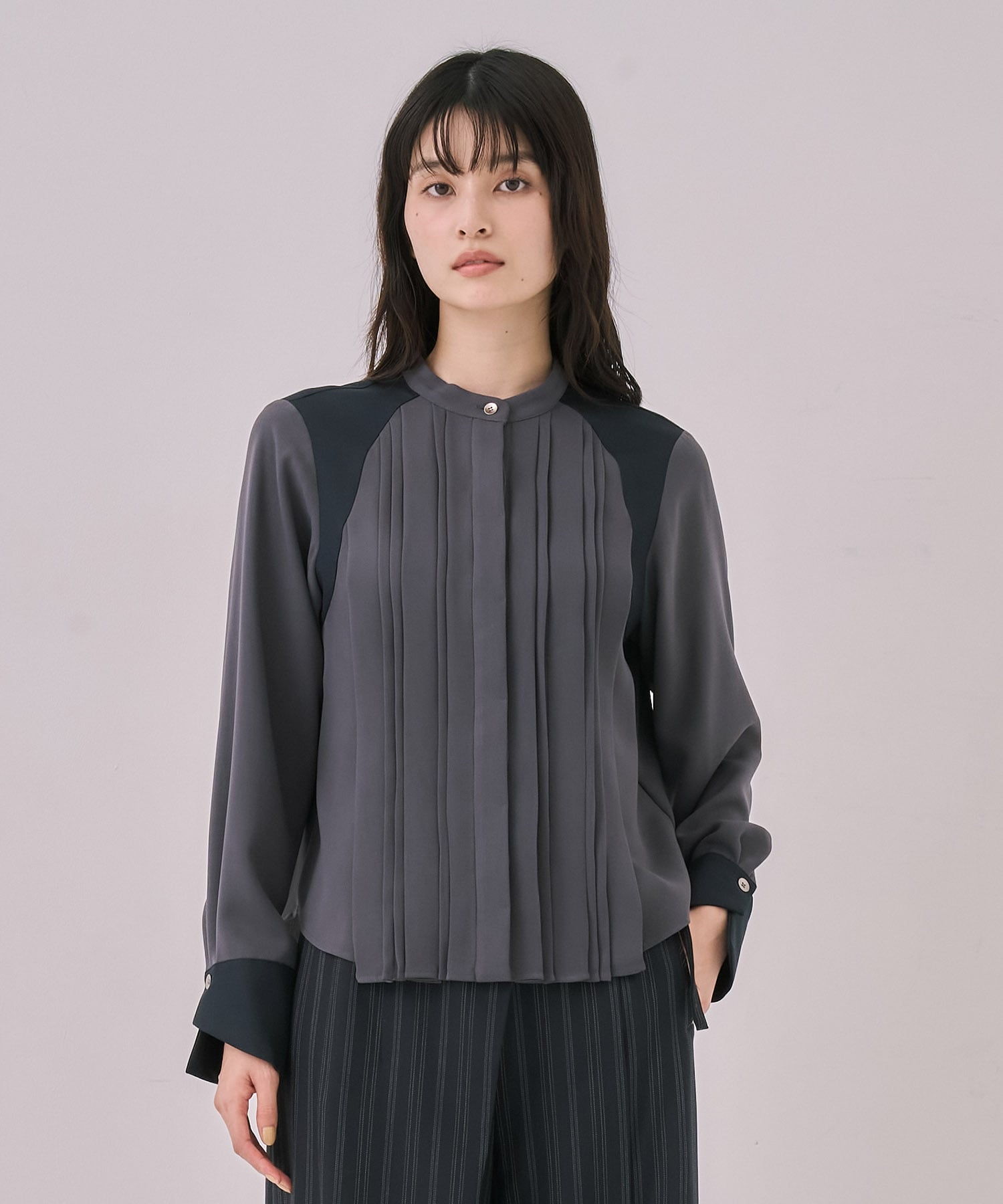 【WEB先行発売】ピンタックバイカラーブラウス