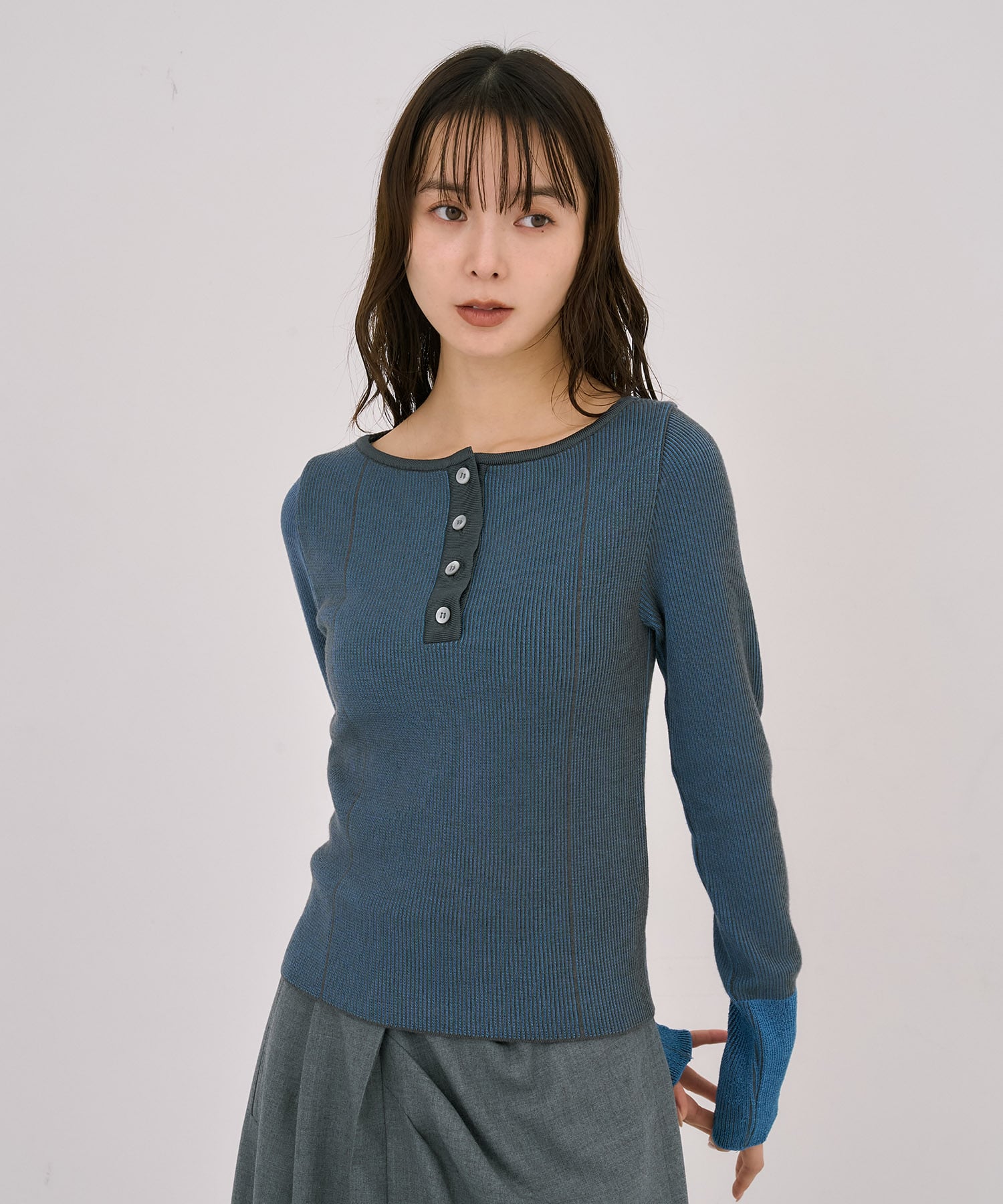 Wカラーレイヤーニット