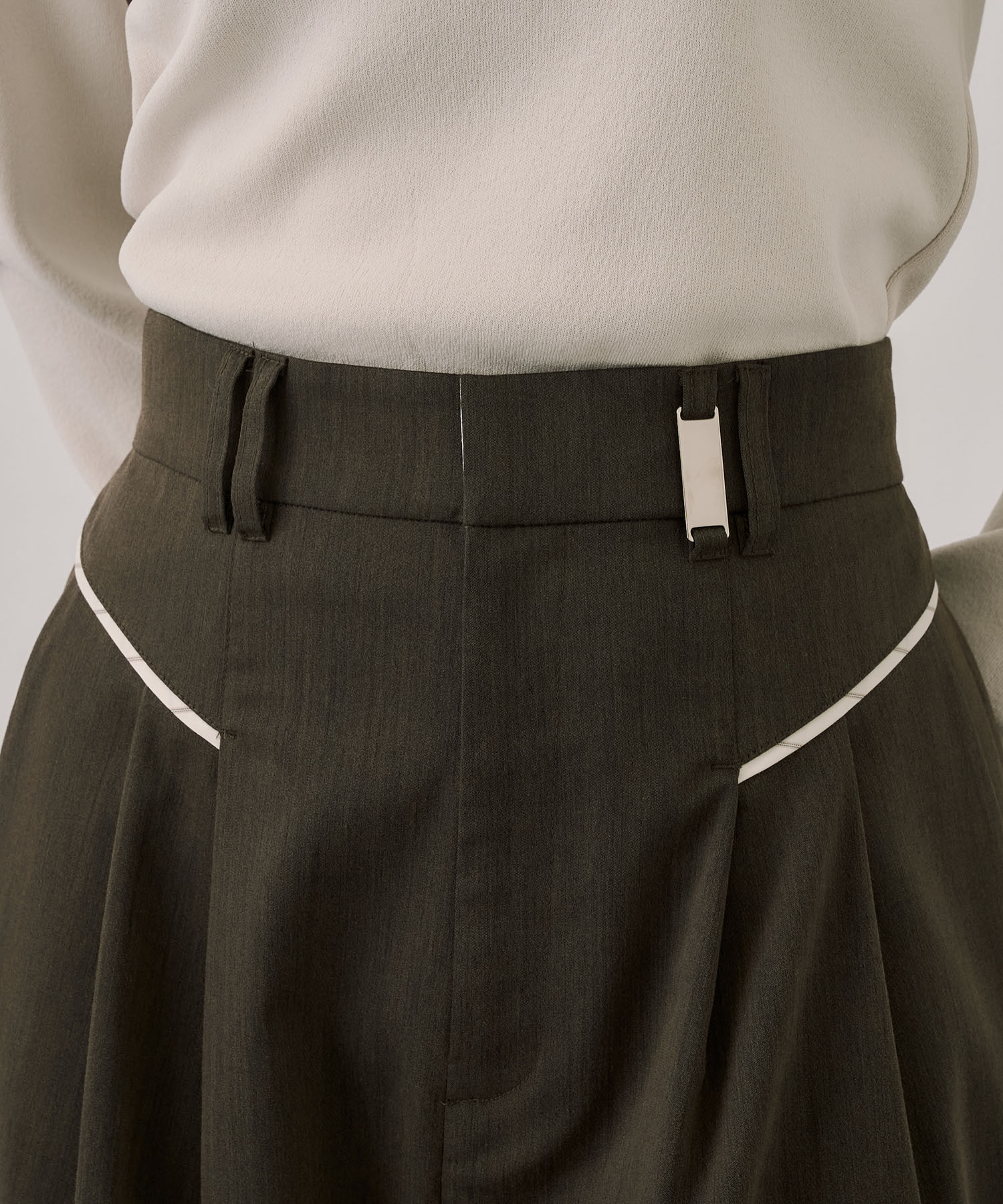 プレートループパンツ