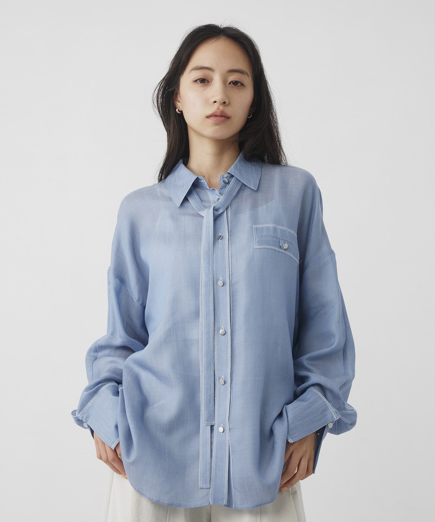 〈残りわずか〉シアーデニムトリムシャツ