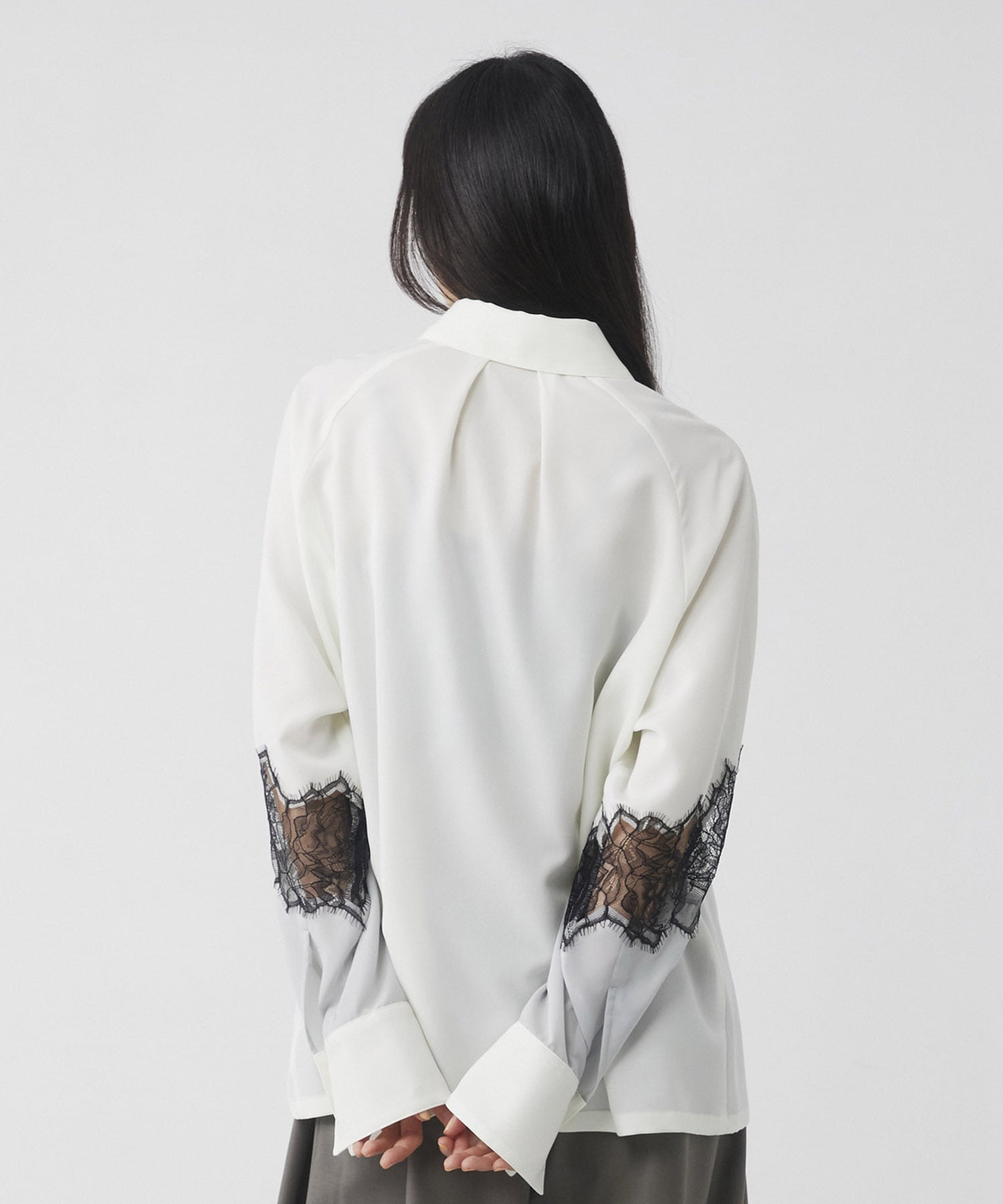 トーンカラーレースシャツ