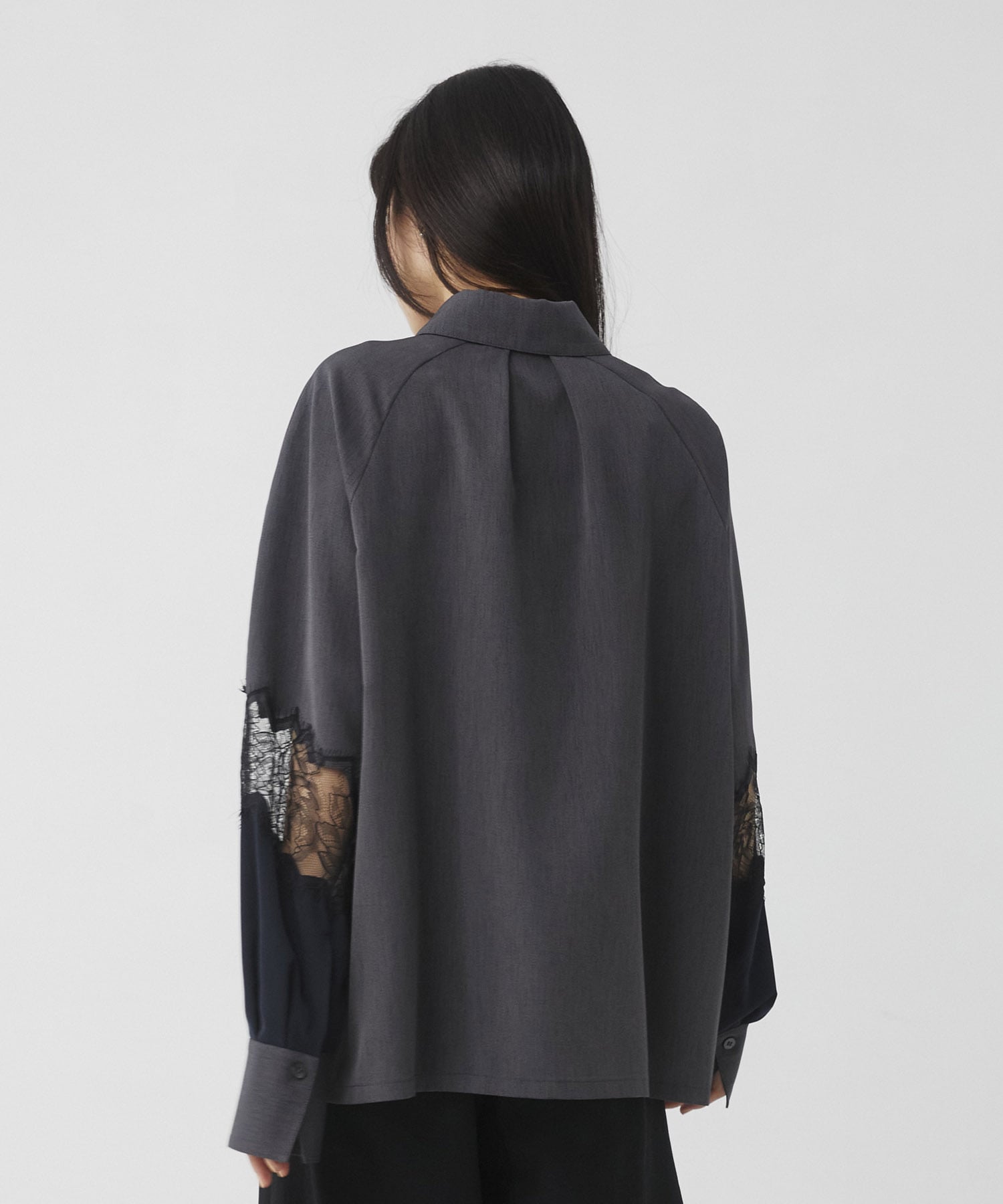 トーンカラーレースシャツ