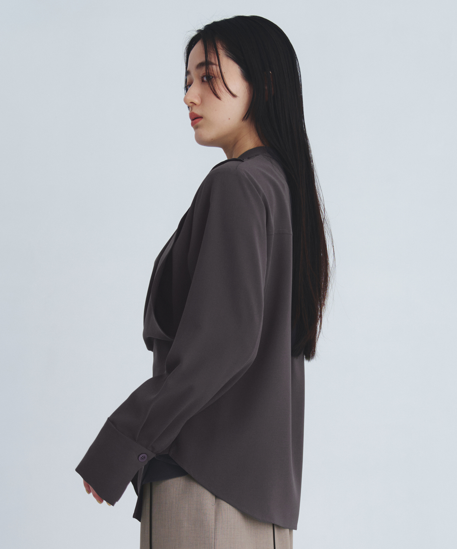 タックドレープシェイプブラウス