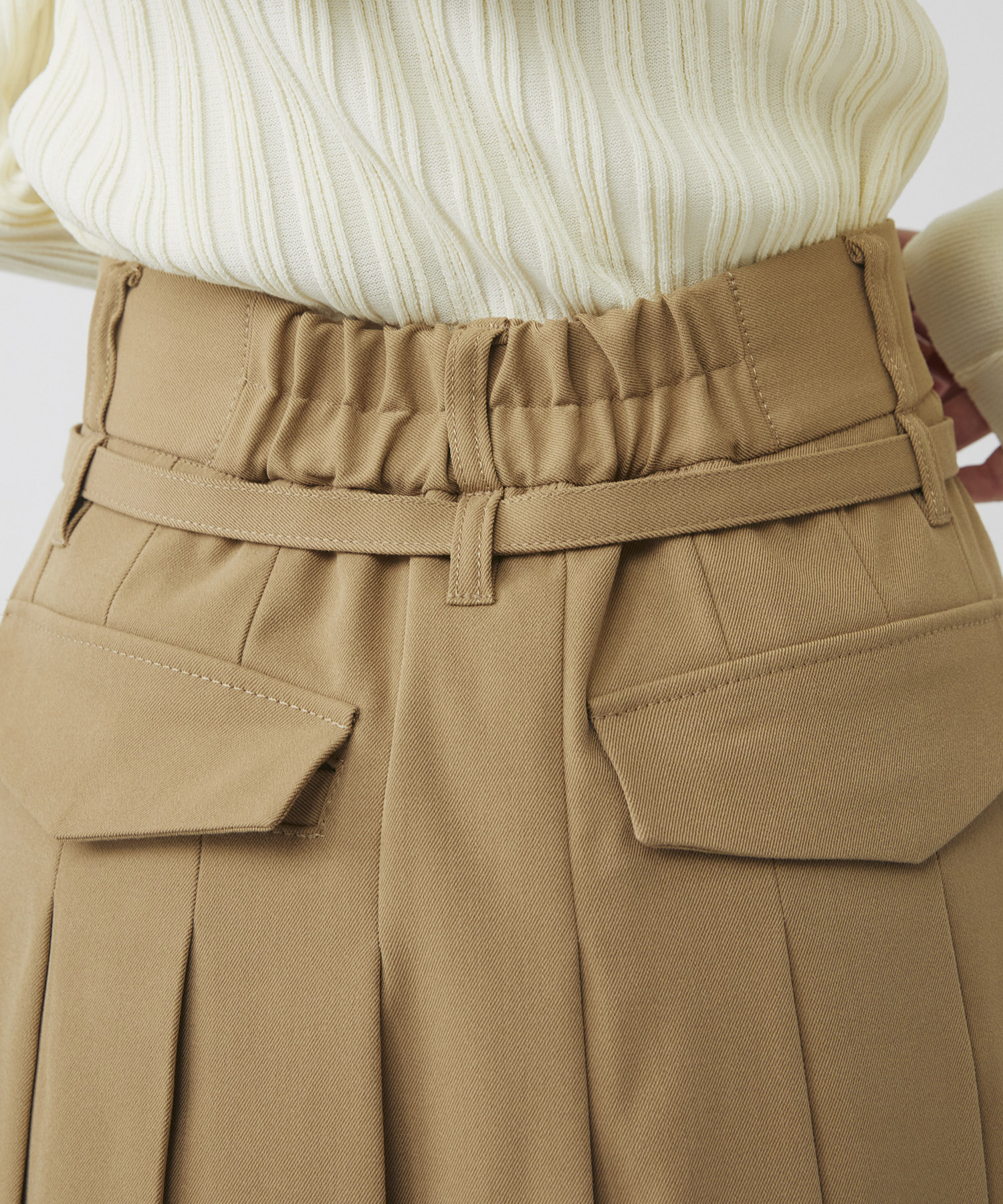 アシンメトリータックプリーツスカート