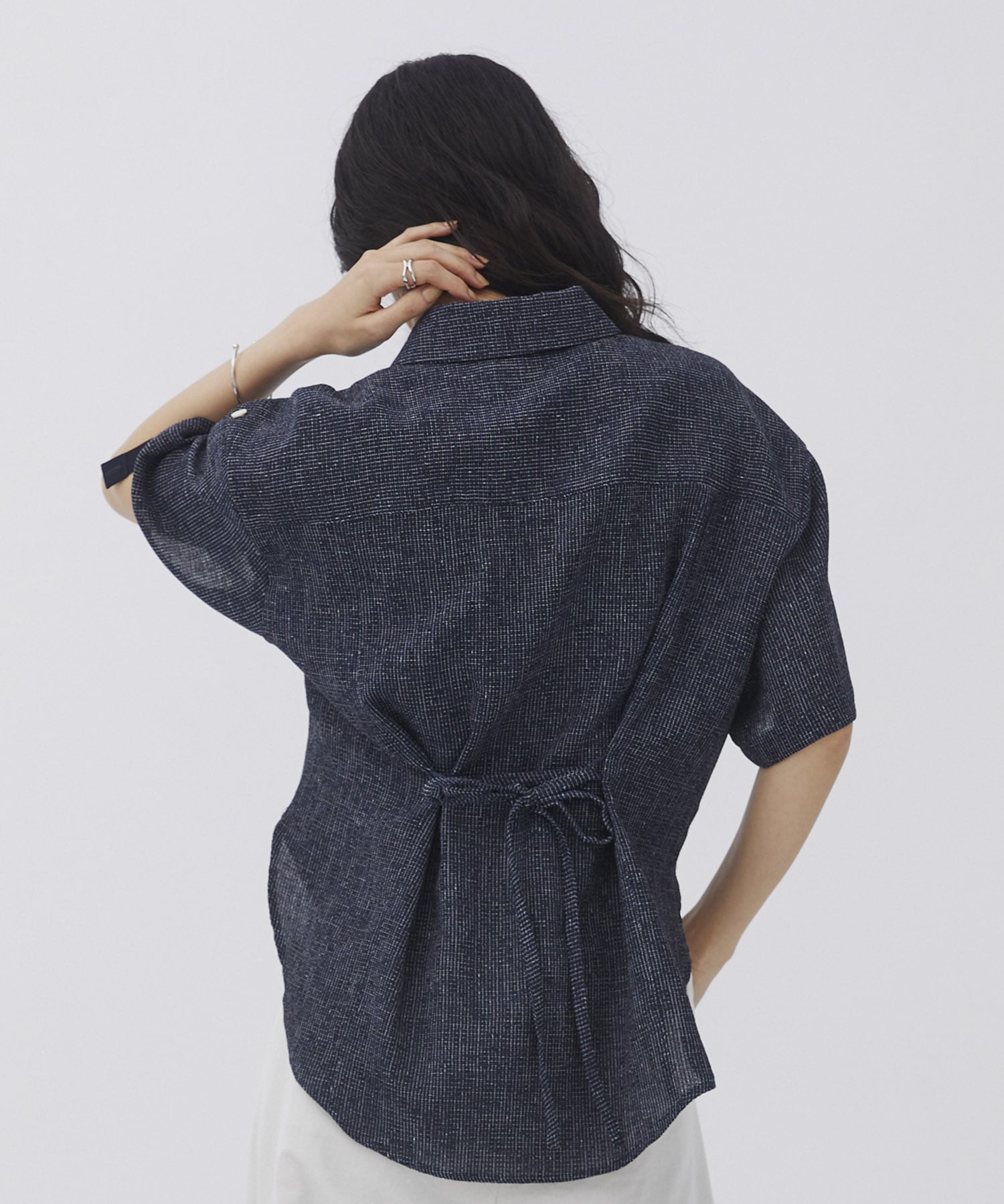 【数量限定｜WEB限定】シェイプタックウエストシャツ