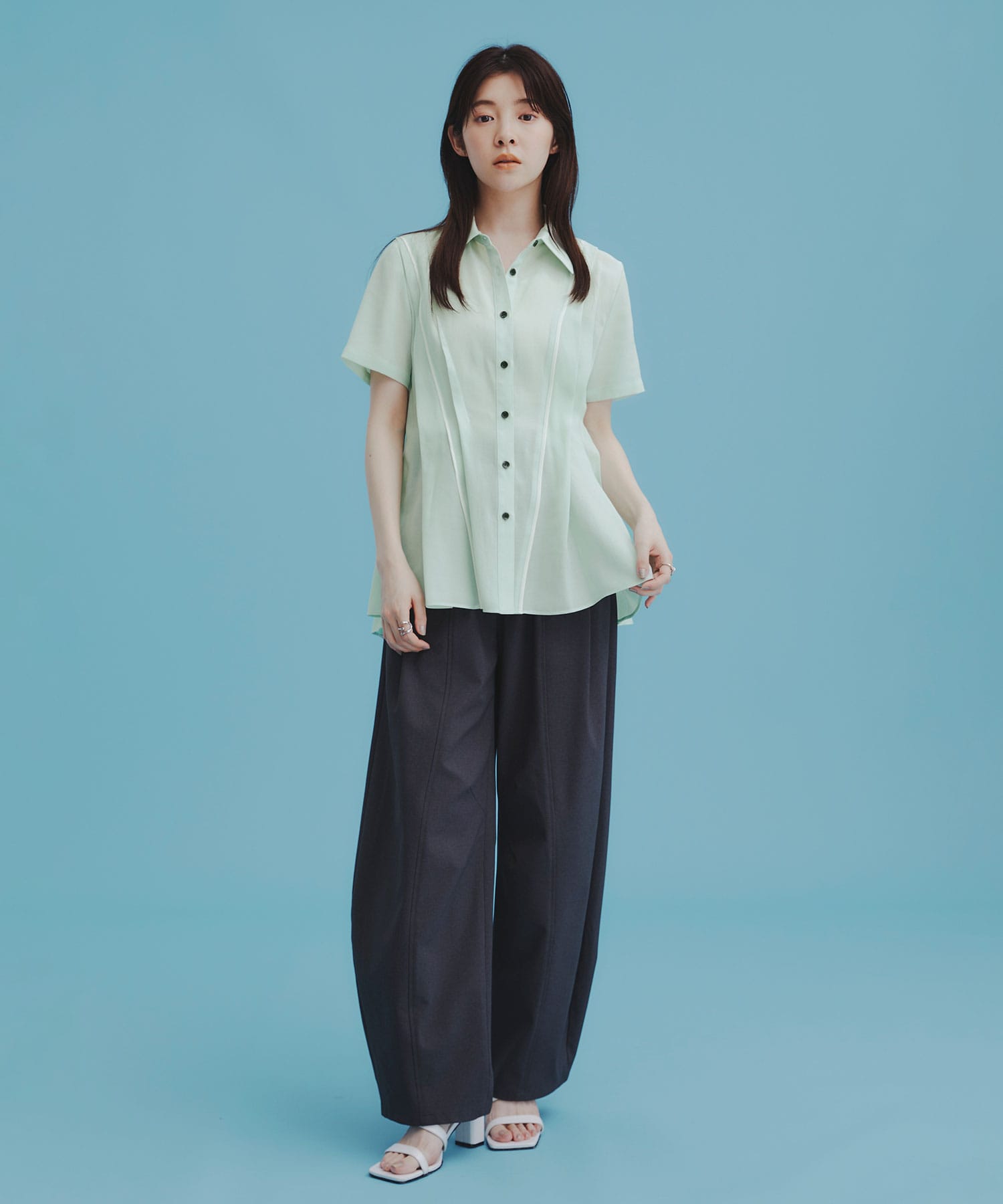 〈WEB限定カラー登場〉ランダムタックメッシュシャツ