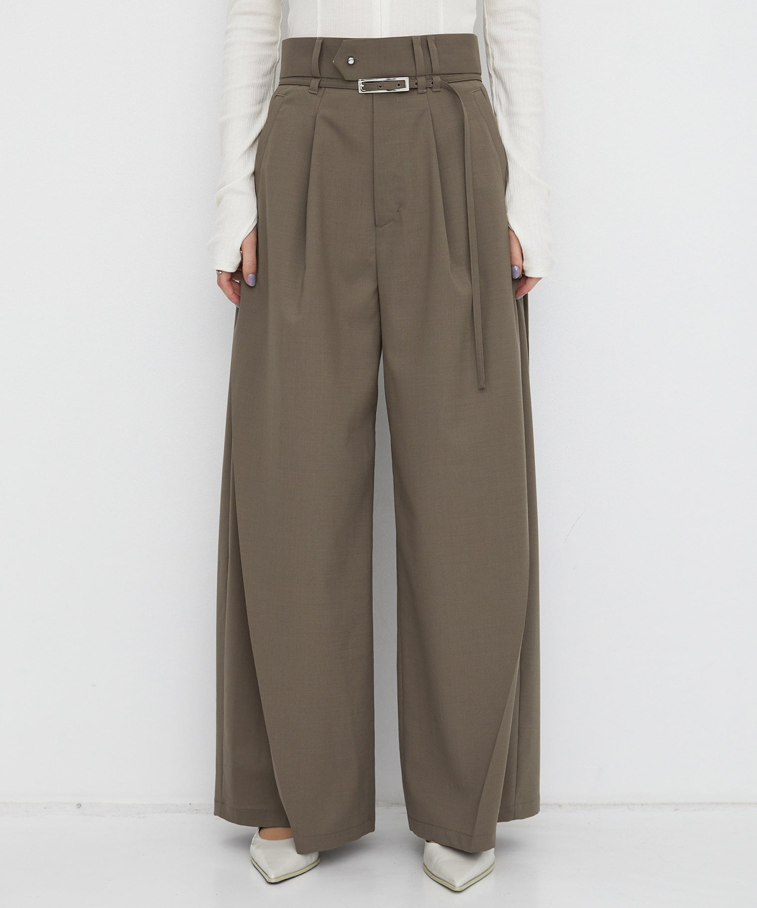 サイドタックプレスワイドパンツ