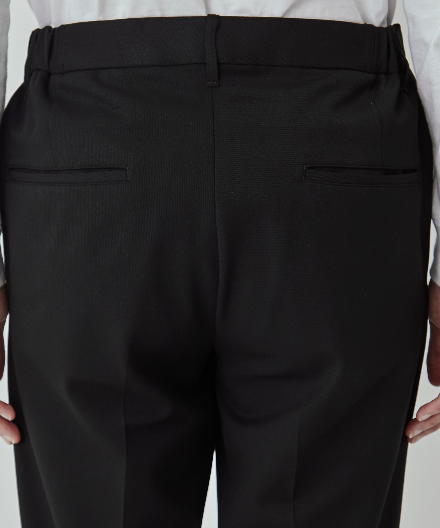 アウトラスト キープクリース 1タック ストレートパンツ