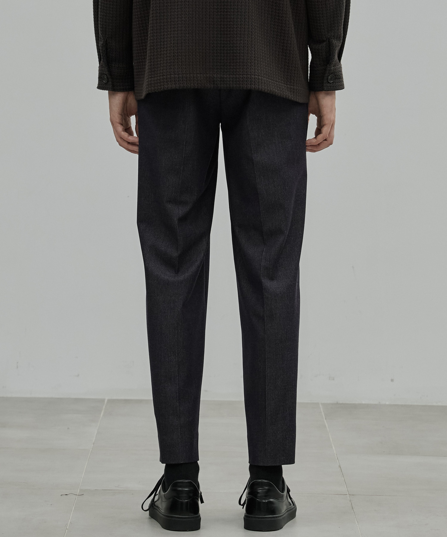 アウトラストデニム キープクリース ストレートパンツ