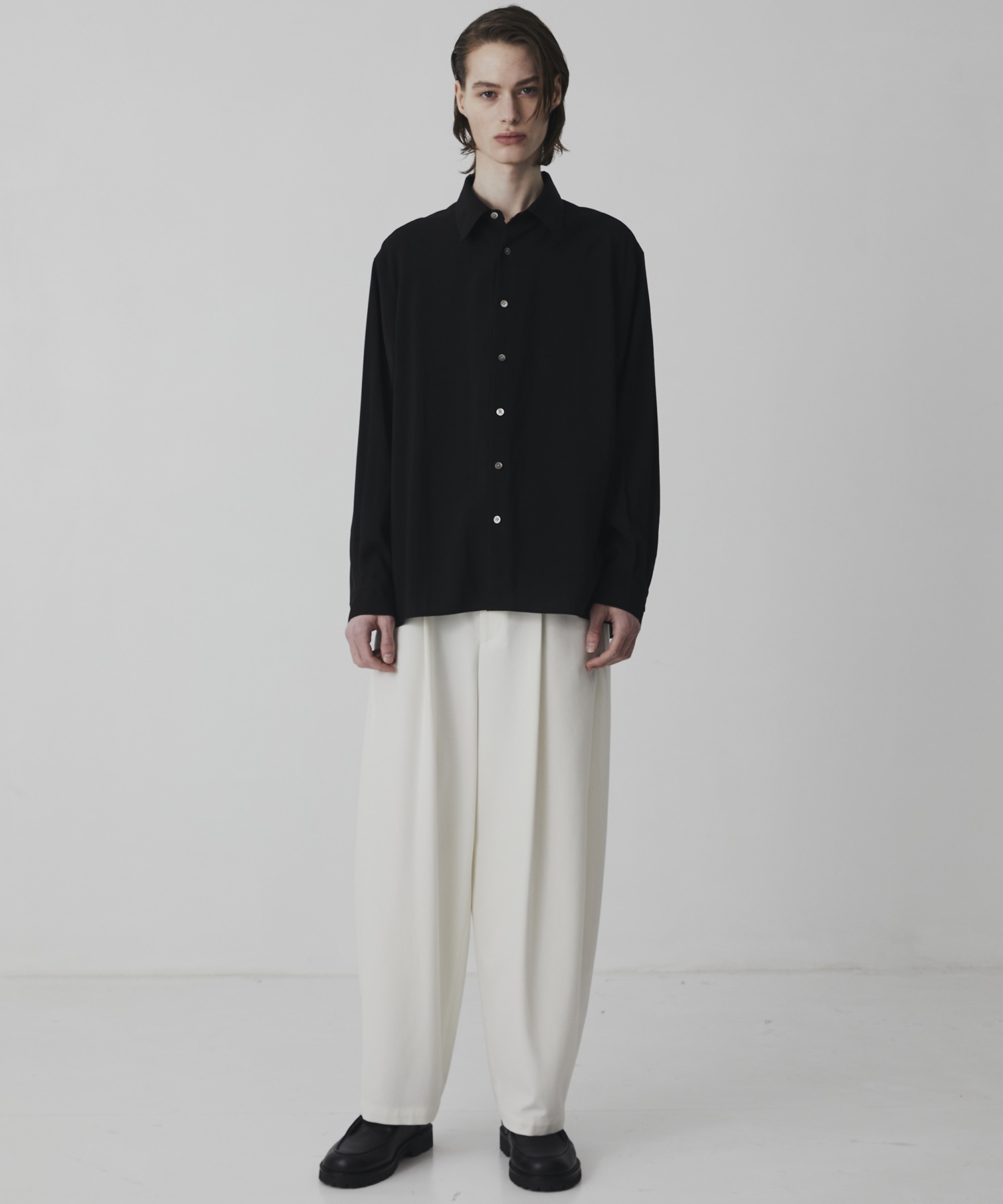 ハイツイスト バレルチノパンツ