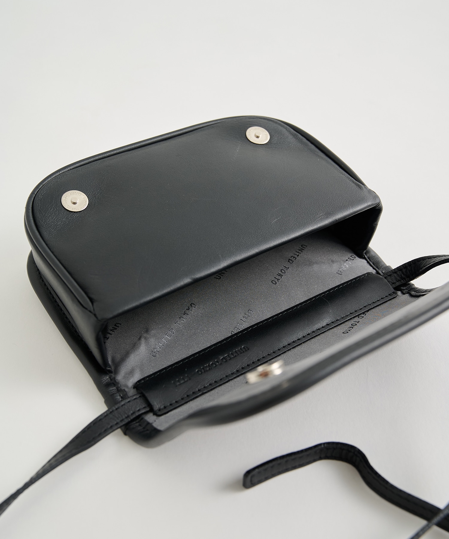×ITTI LEATHER WIDE POUCH