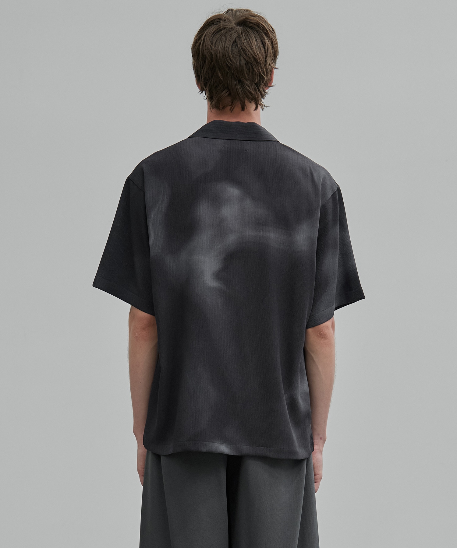 〈新発売〉COLD DRY GRADATION PLEATS オープンカラーシャツ