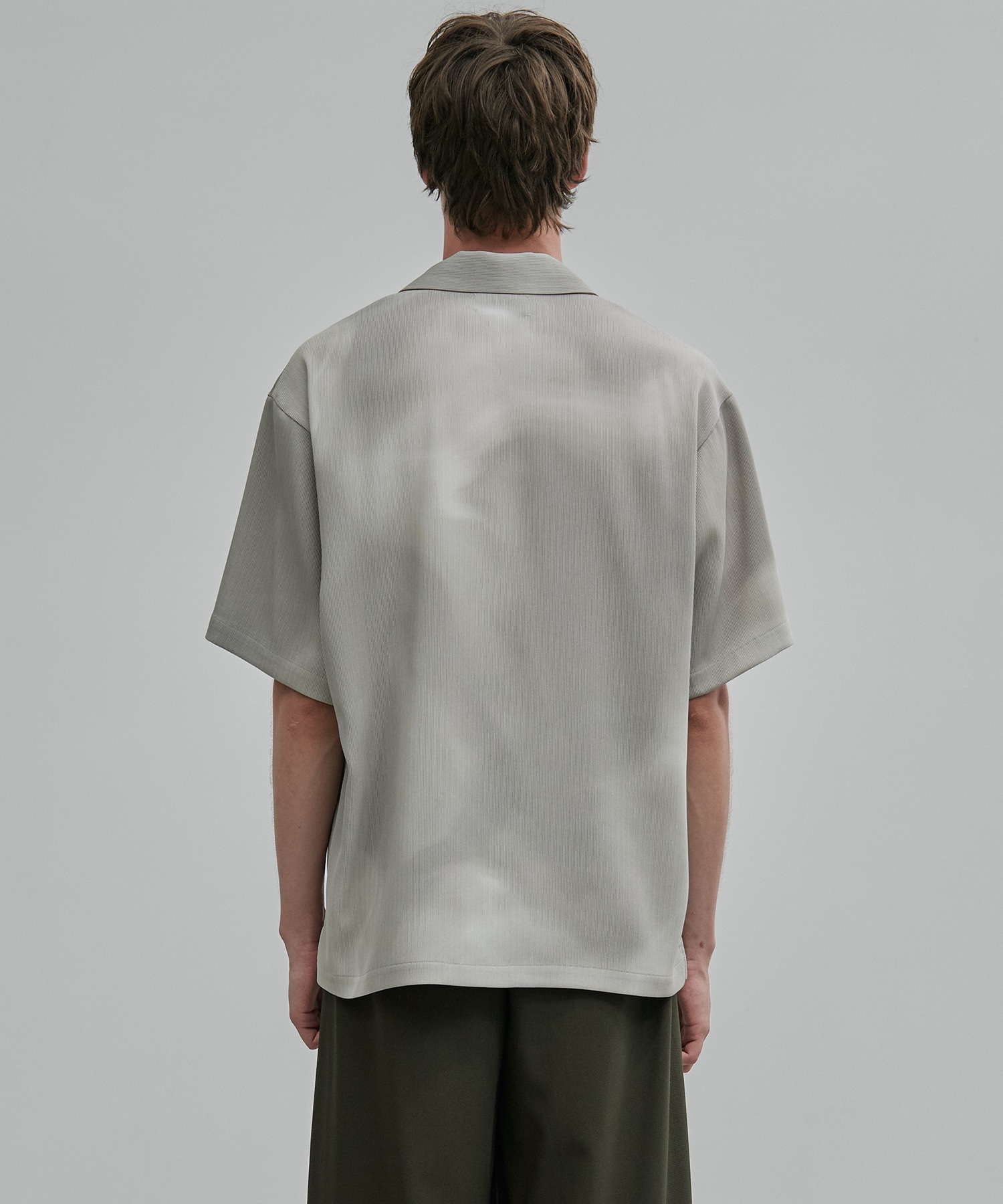 〈新発売〉COLD DRY GRADATION PLEATS オープンカラーシャツ