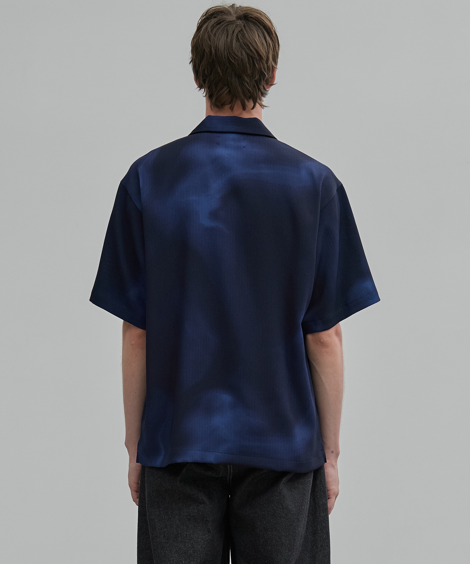 〈新発売〉COLD DRY GRADATION PLEATS オープンカラーシャツ
