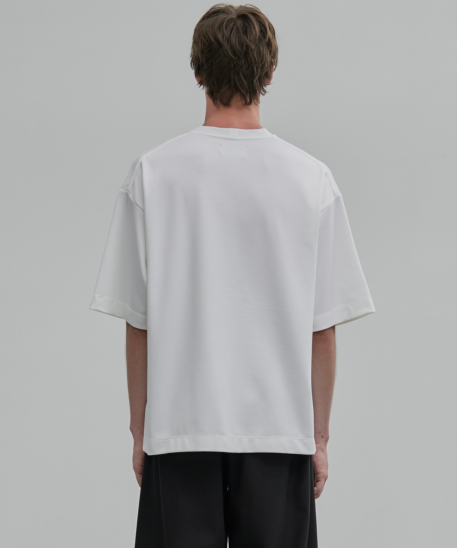 〈新発売〉フラワーエンブロイダリーTee