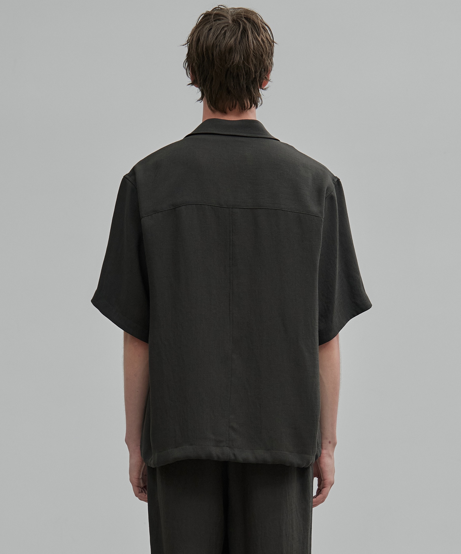 〈新発売〉MODERN SILK LINEN ショートスリーブブルゾン