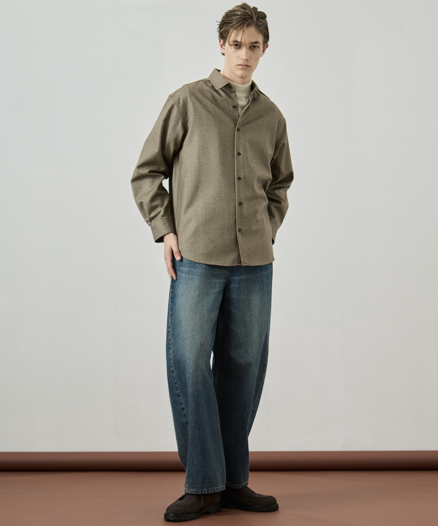 〈WEB限定〉SILVER WOOL MOCK NECK KNIT