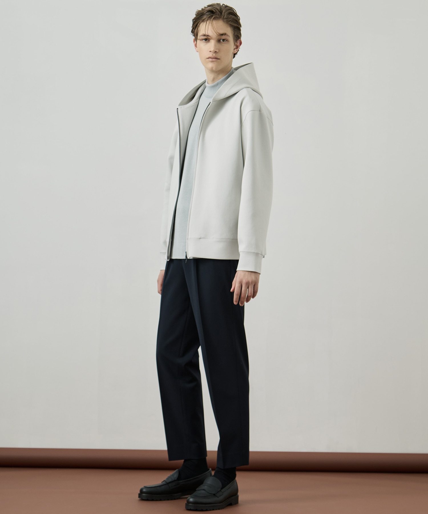 〈WEB限定〉SILVER WOOL MOCK NECK KNIT