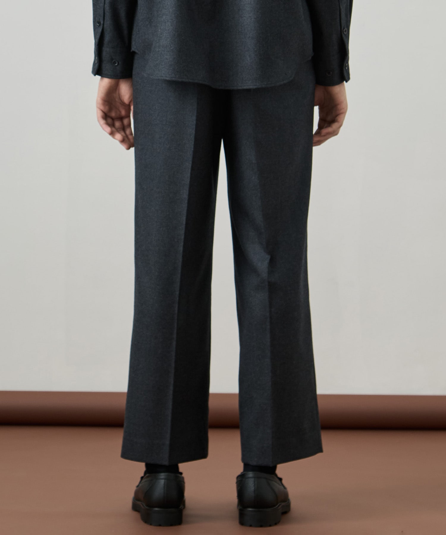 ウールフラノ 2タックストレートパンツ