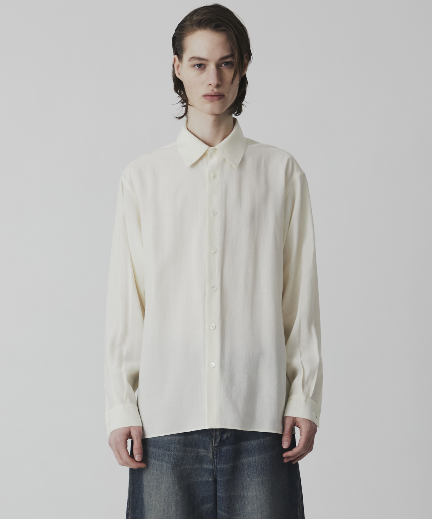 〈WEB限定〉フィブリルレーヨン リラックスシャツ