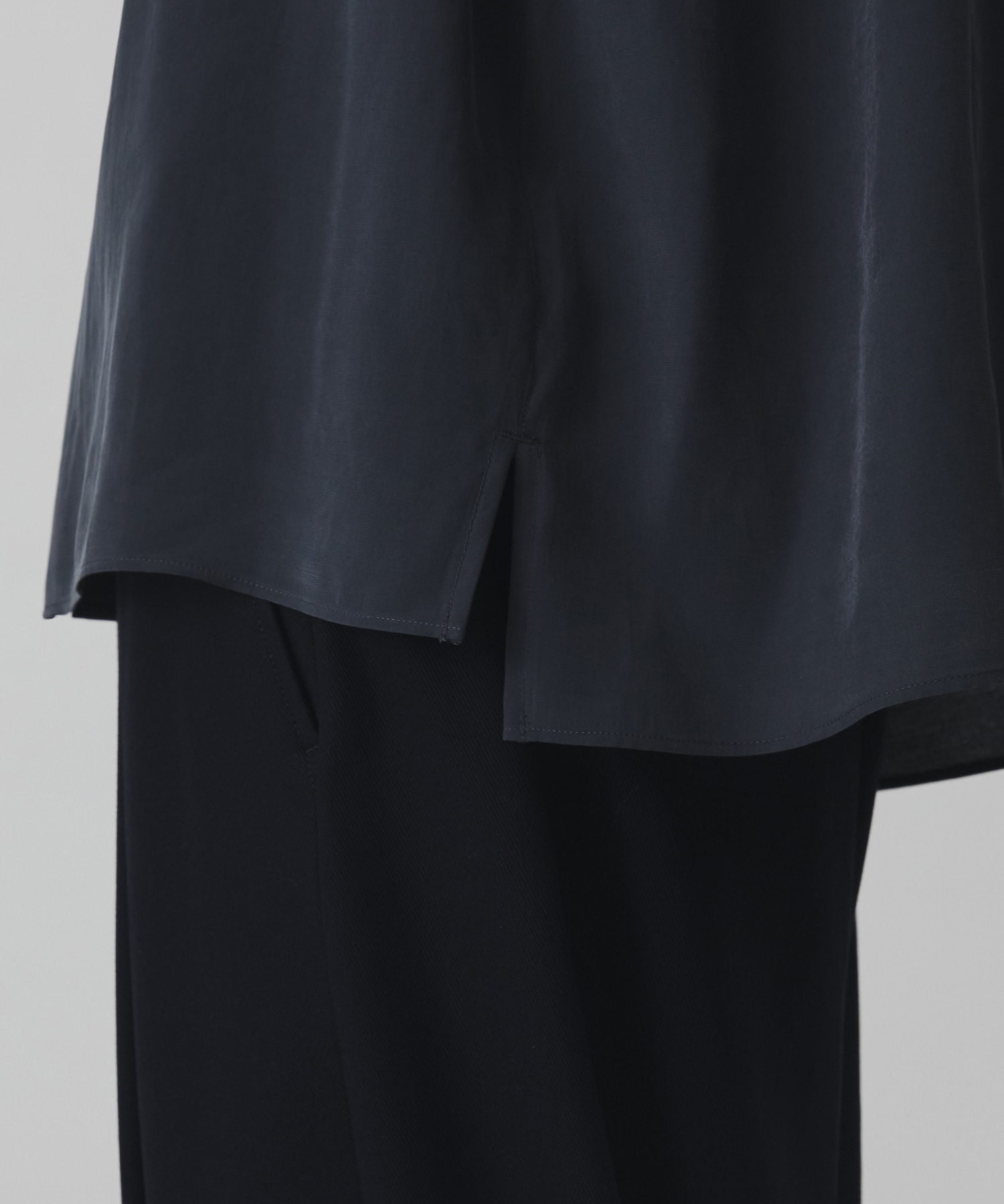 〈WEB限定〉フィブリルレーヨン リラックスシャツ