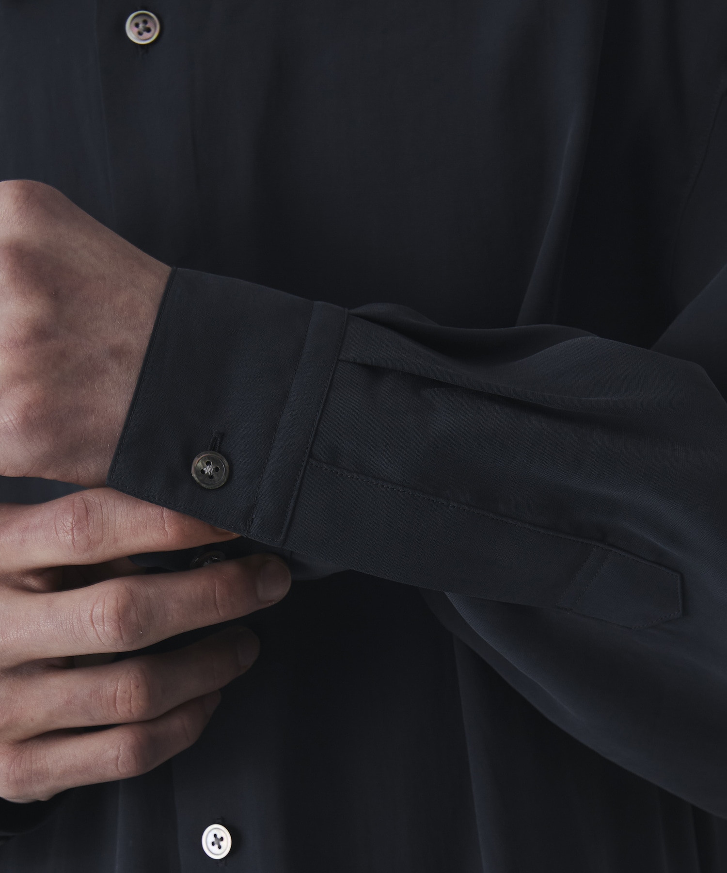 〈2026SS｜WEB限定〉フィブリルレーヨン リラックスシャツ