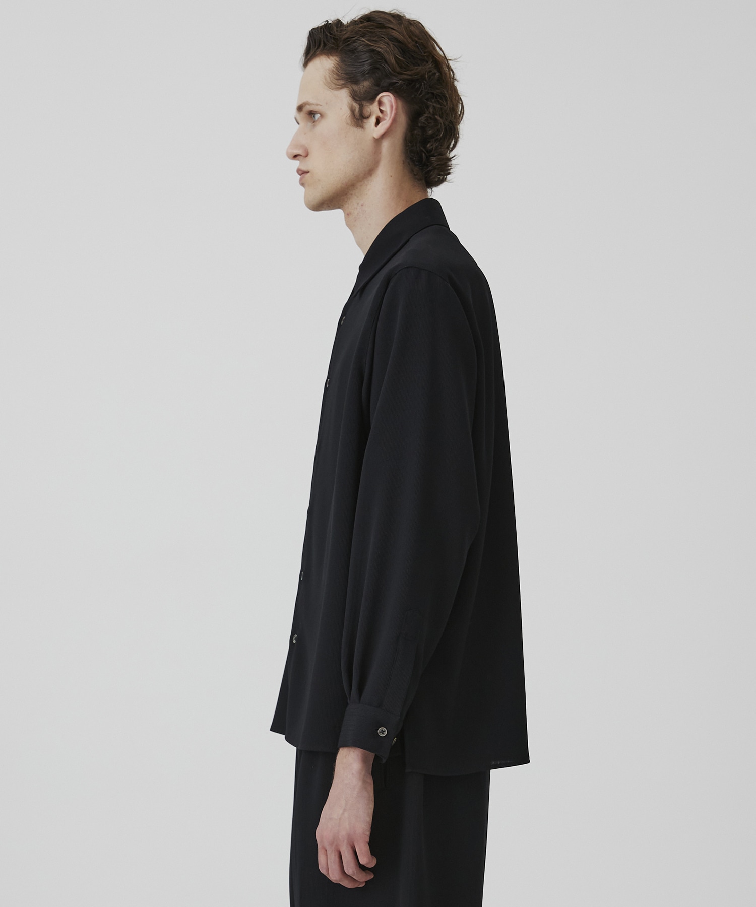 〈残りわずか|再入荷なし〉COLD DRY PLEATS レギュラーカラーシャツ