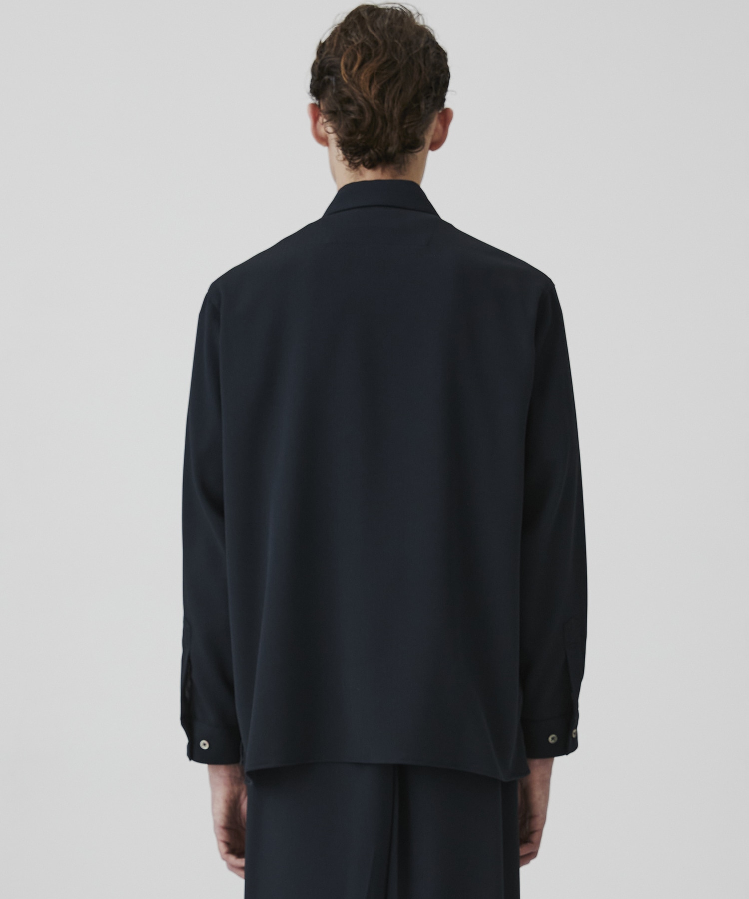 〈残りわずか｜再入荷なし〉COLD DRY PLEATS レギュラーカラーシャツ