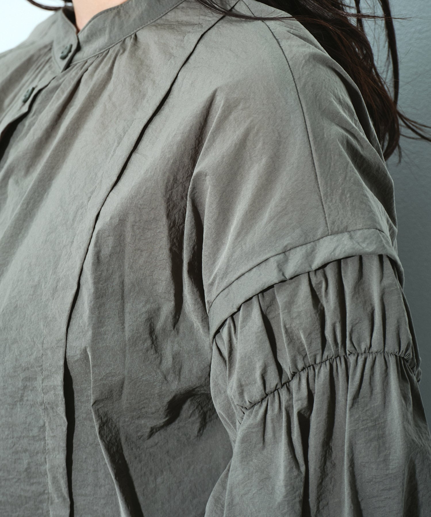 〈残りわずか〉ボリュームスリーブギャザーブラウス