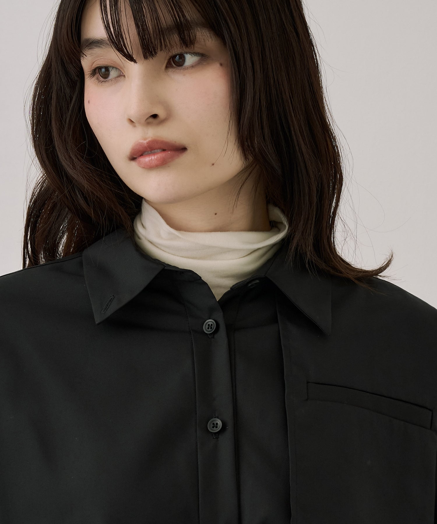 スタンドカラーバックボタンシャツ