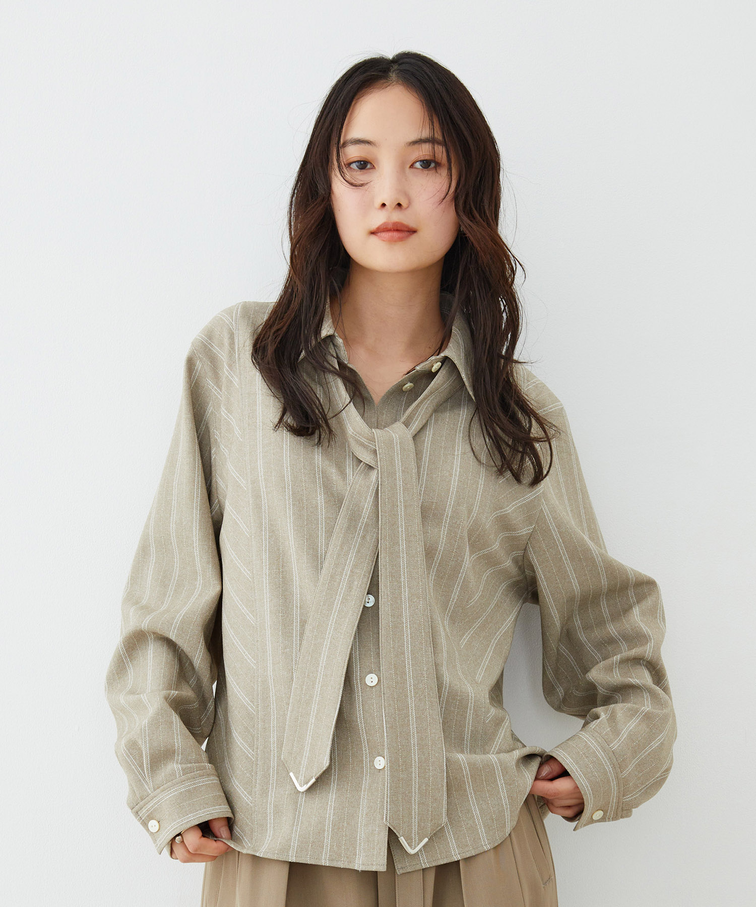 コーナーチップボウタイシャツ