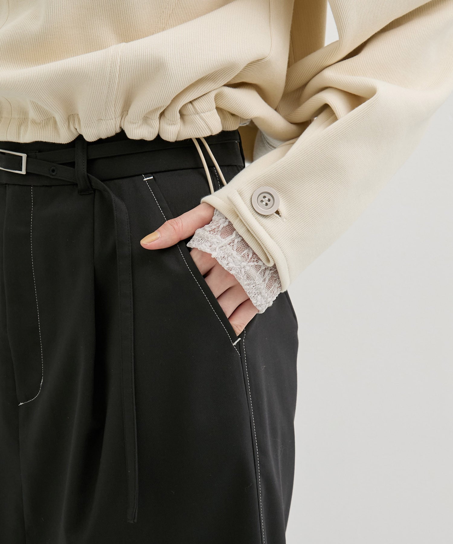 フロントスリットタイトスカート