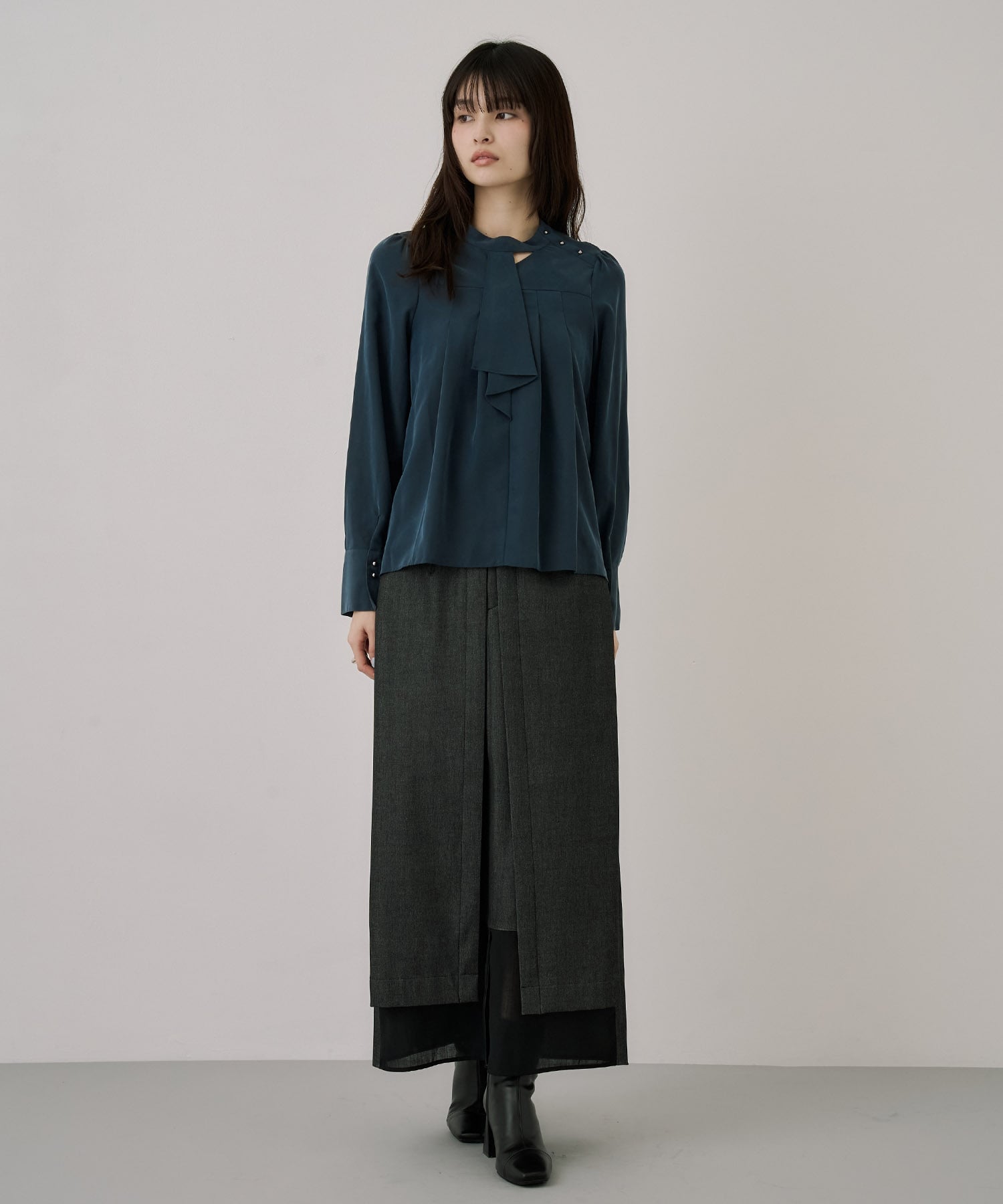 〈残りわずか〉フロントタイタックブラウス