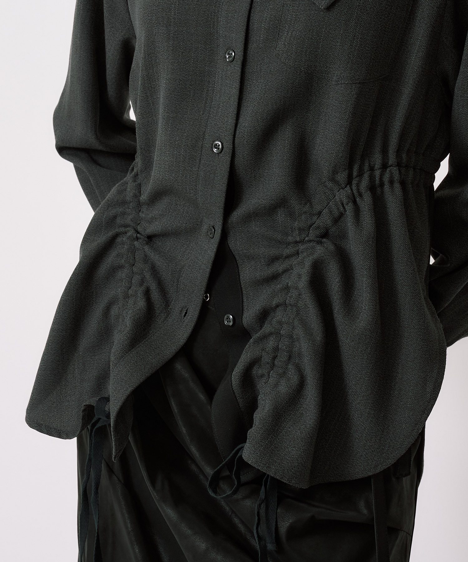 ドロストペプラムシャツ