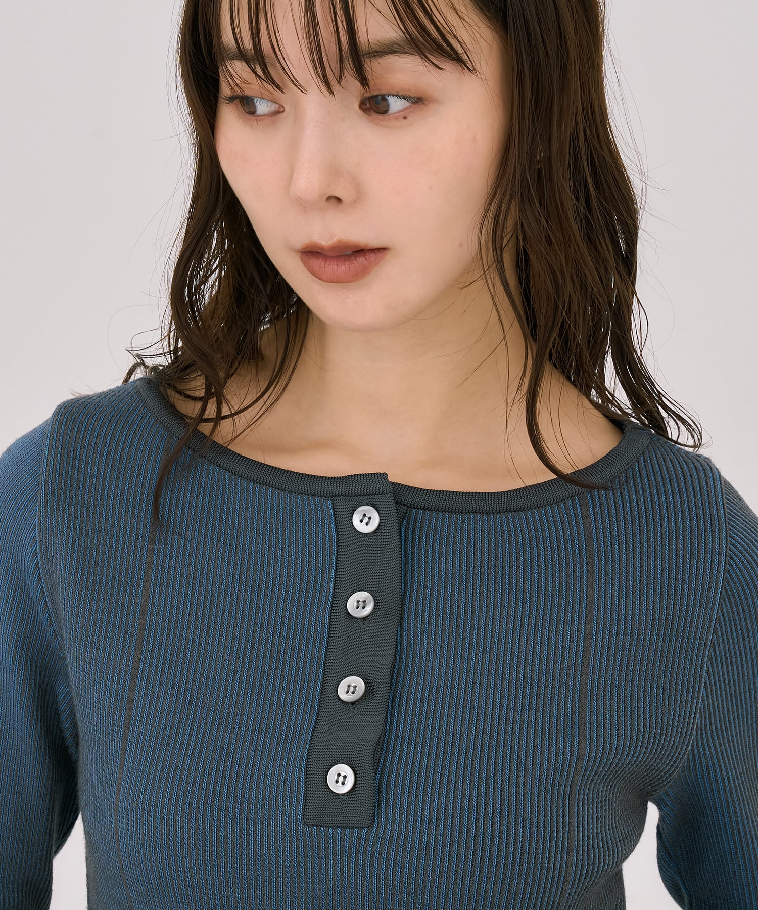 Wカラーレイヤーニット