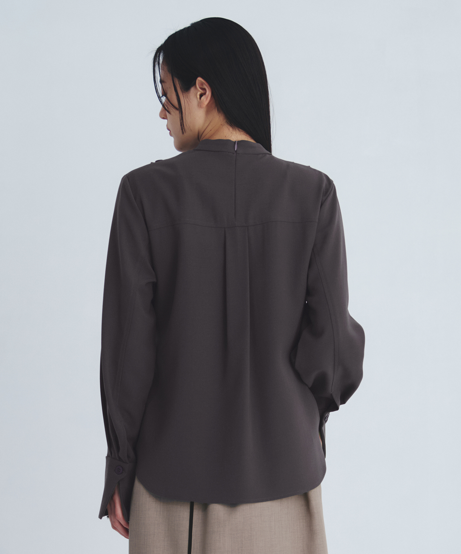 タックドレープシェイプブラウス