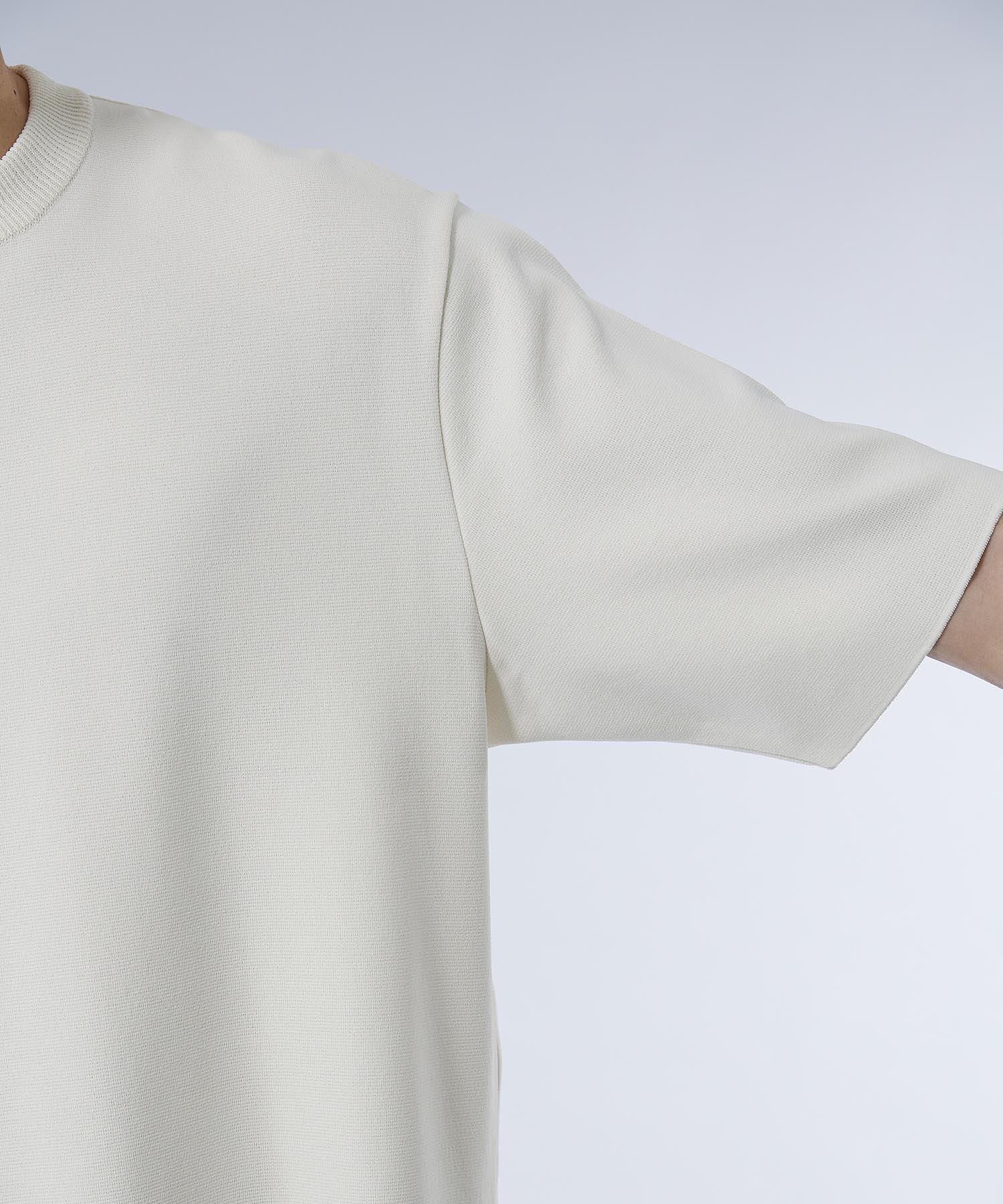 サーブルストレッチクルーネックTシャツ
