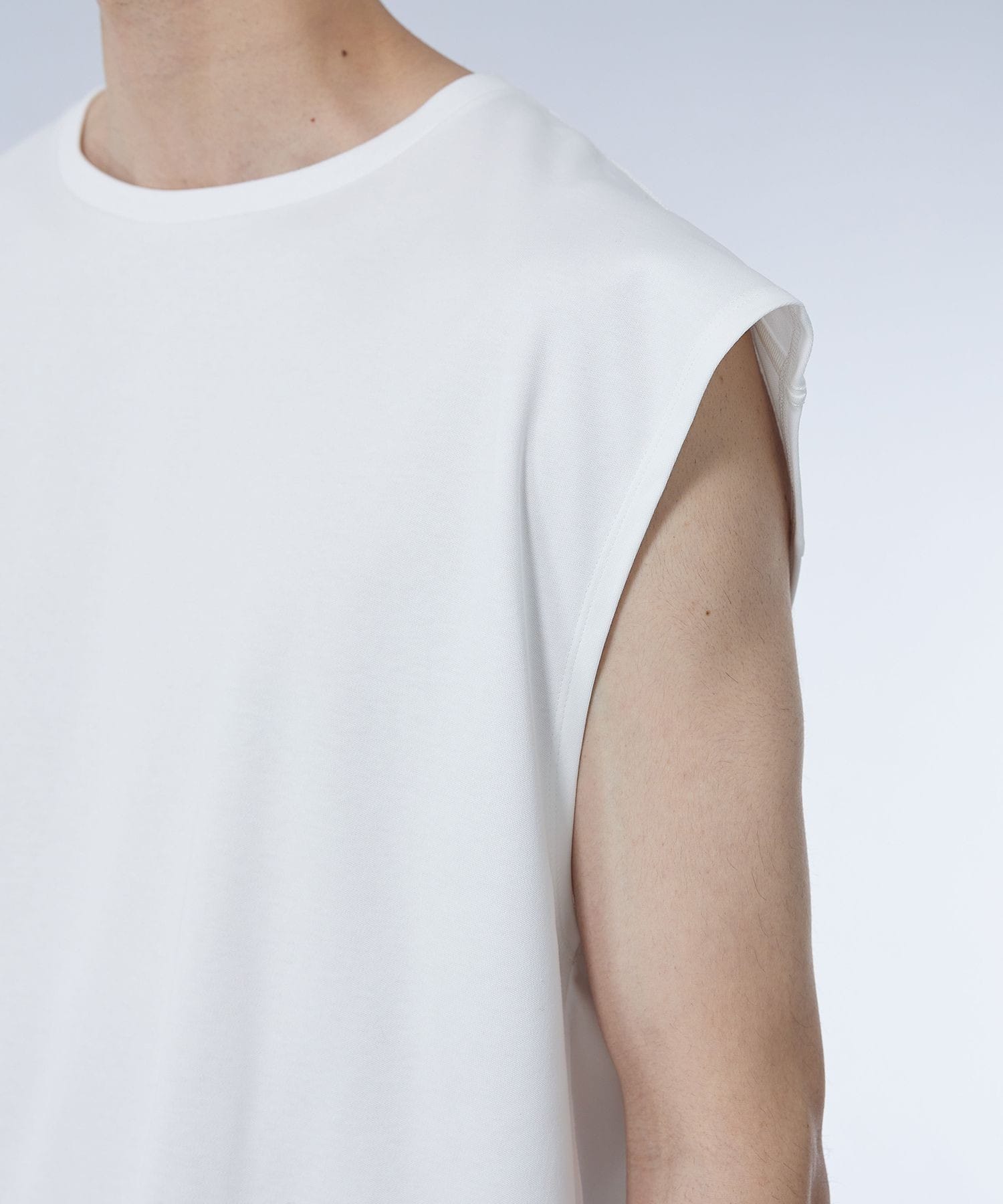 テクノラマノースリーブTシャツ