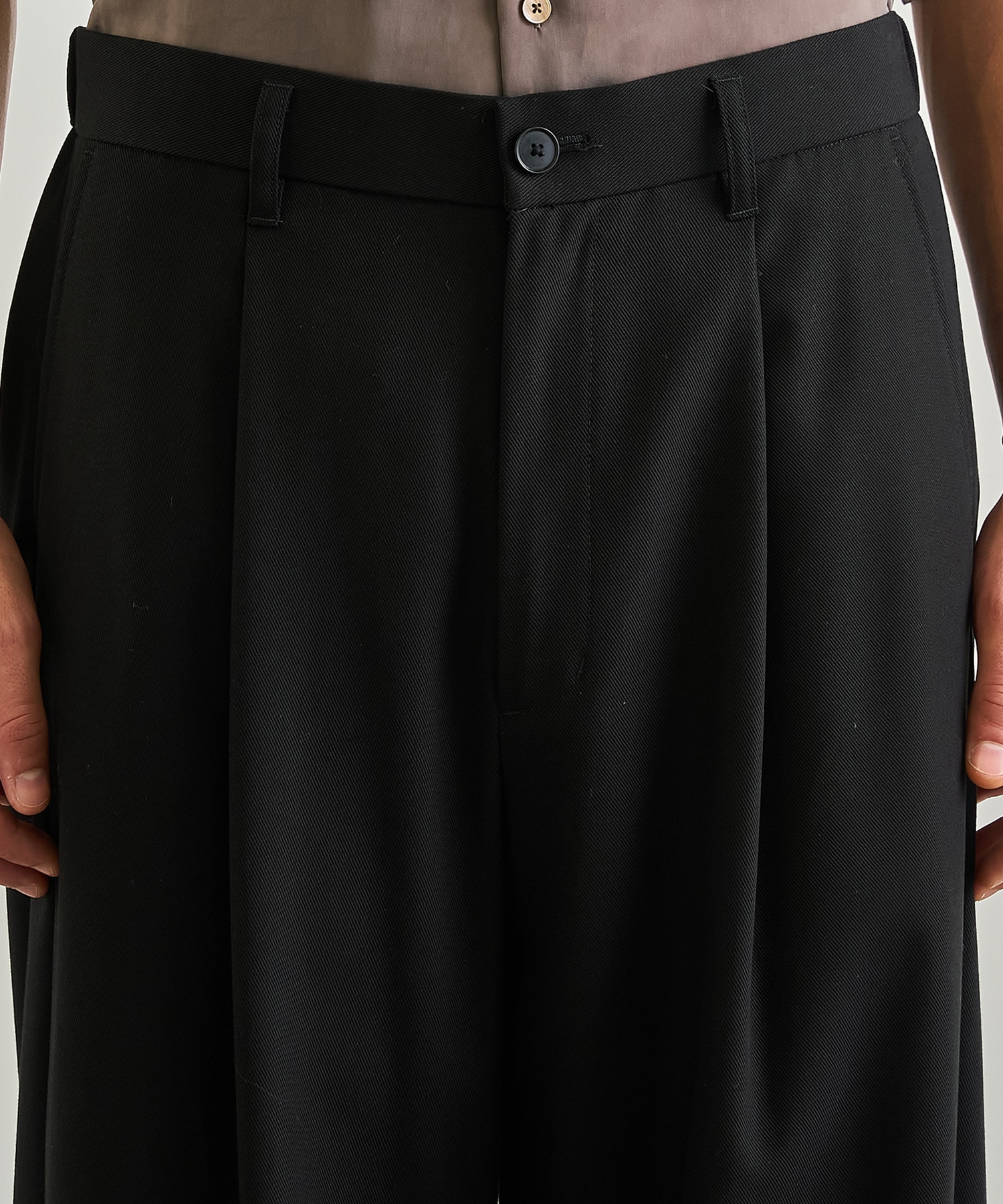 〈新発売〉ハイツイスト バレルチノパンツ