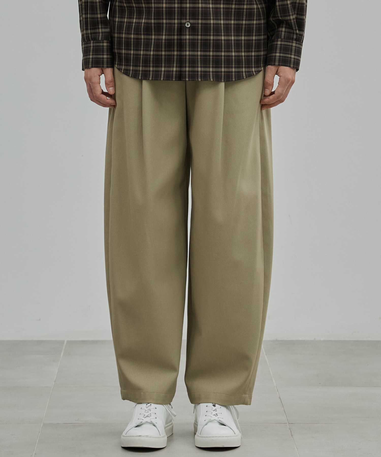 ハイツイスト バレルチノパンツ